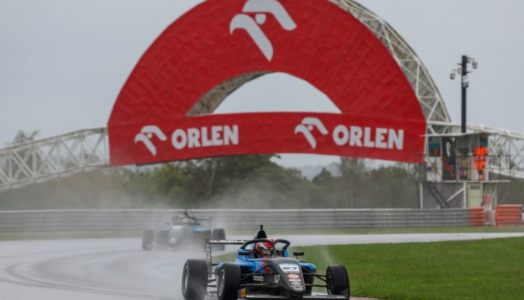 Oscar Wurz dominates F4, will he continue with it at home track of his competitiors?