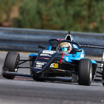 Max Karhan leads from start to finish and wins in Brno